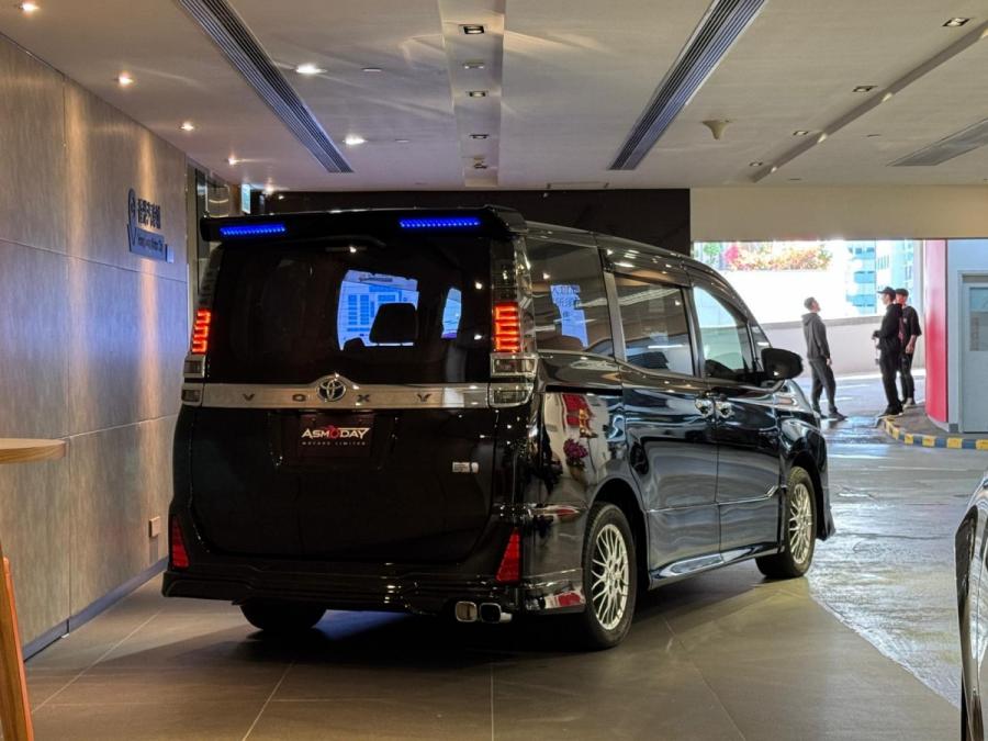 Voxy Hybrid ZS 煌III Modellista - Image 2